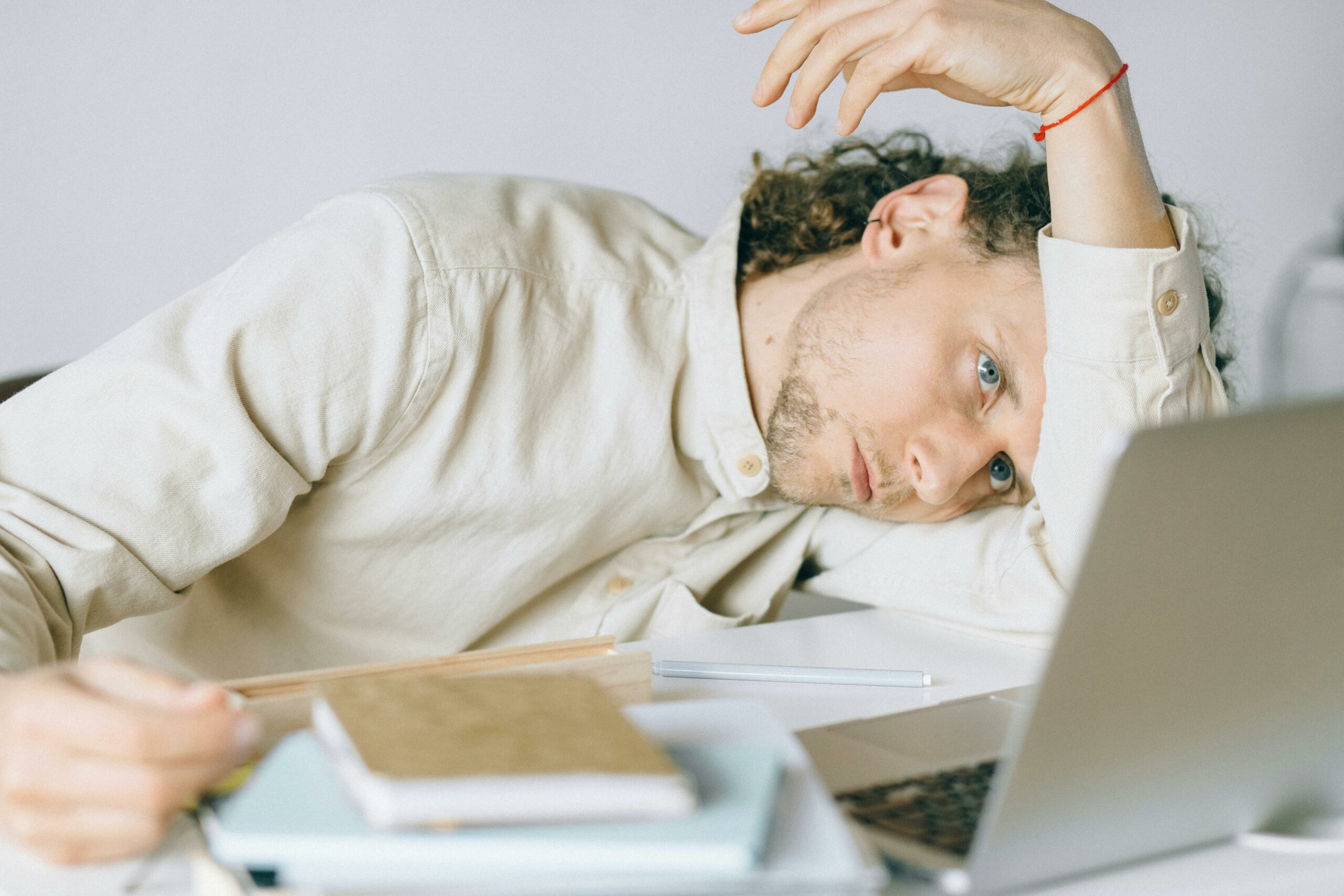 Burnout odnosno sagorevanje - simptomi i kako ih leciti